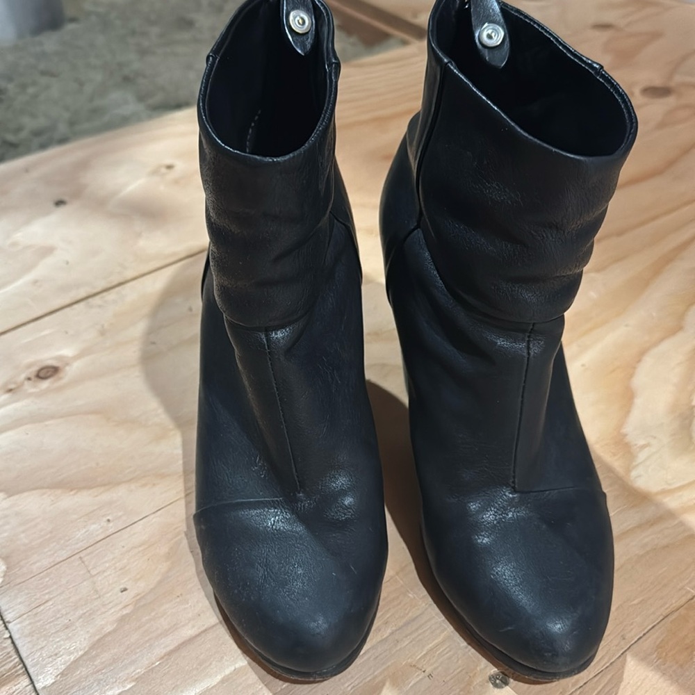 Size 7 Rag and Bone boots